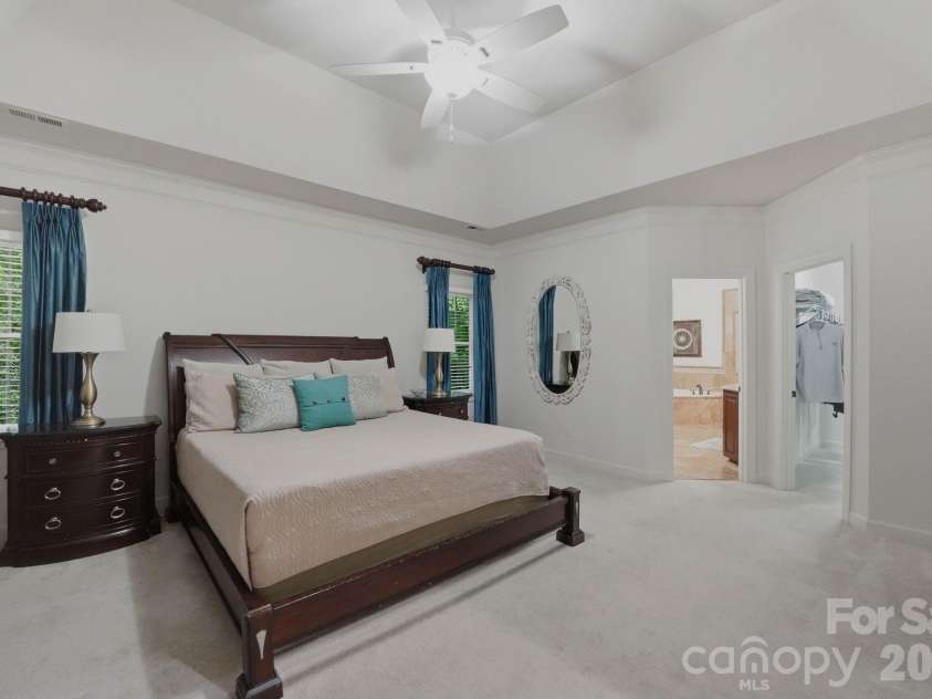 12529 Preservation Pointe Drive, Charlotte, NC 28216.  MLS# CAR4392241, YatesRealty ID 38471. 