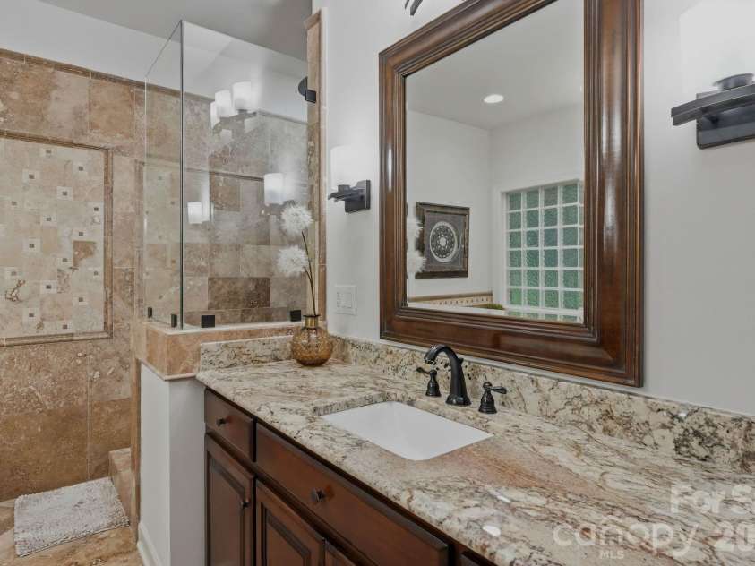 12529 Preservation Pointe Drive, Charlotte, NC 28216.  MLS# CAR4392241, YatesRealty ID 38471. 