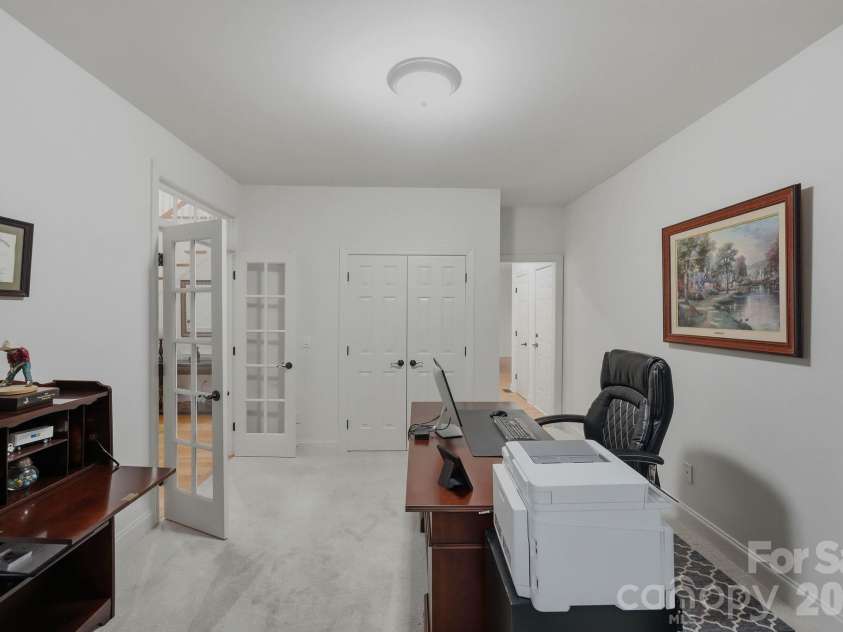 12529 Preservation Pointe Drive, Charlotte, NC 28216.  MLS# CAR4392241, YatesRealty ID 38471. 