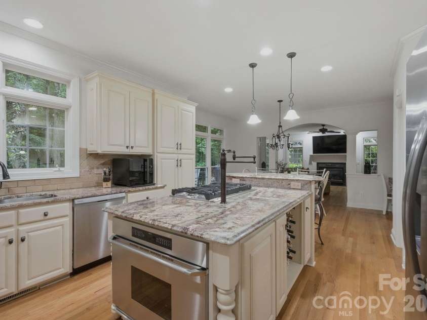 12529 Preservation Pointe Drive, Charlotte, NC 28216.  MLS# CAR4392241, YatesRealty ID 38471. 