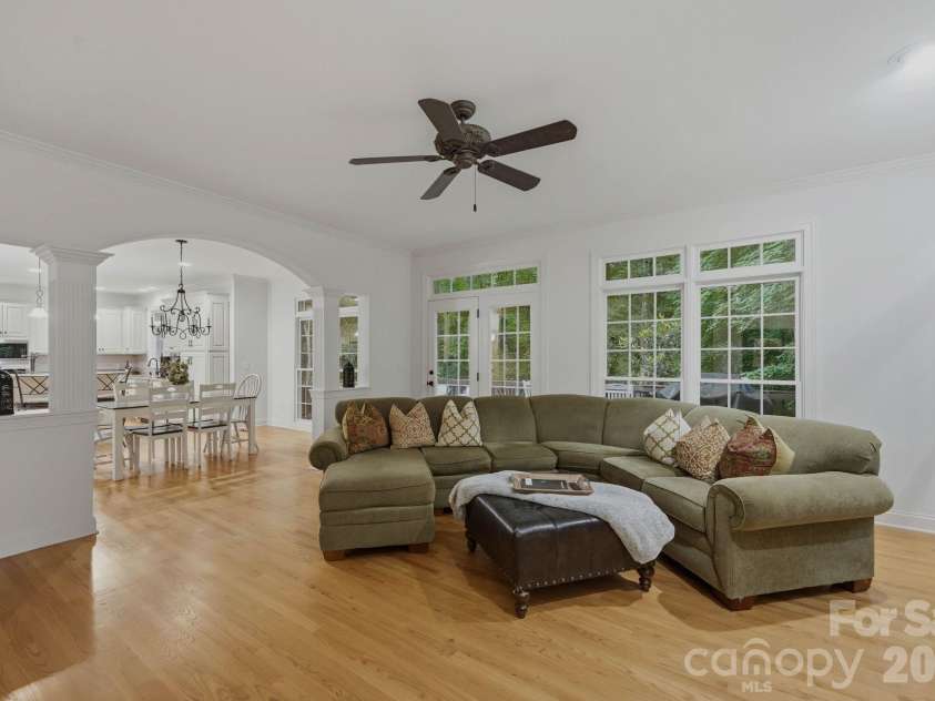 12529 Preservation Pointe Drive, Charlotte, NC 28216.  MLS# CAR4392241, YatesRealty ID 38471. 