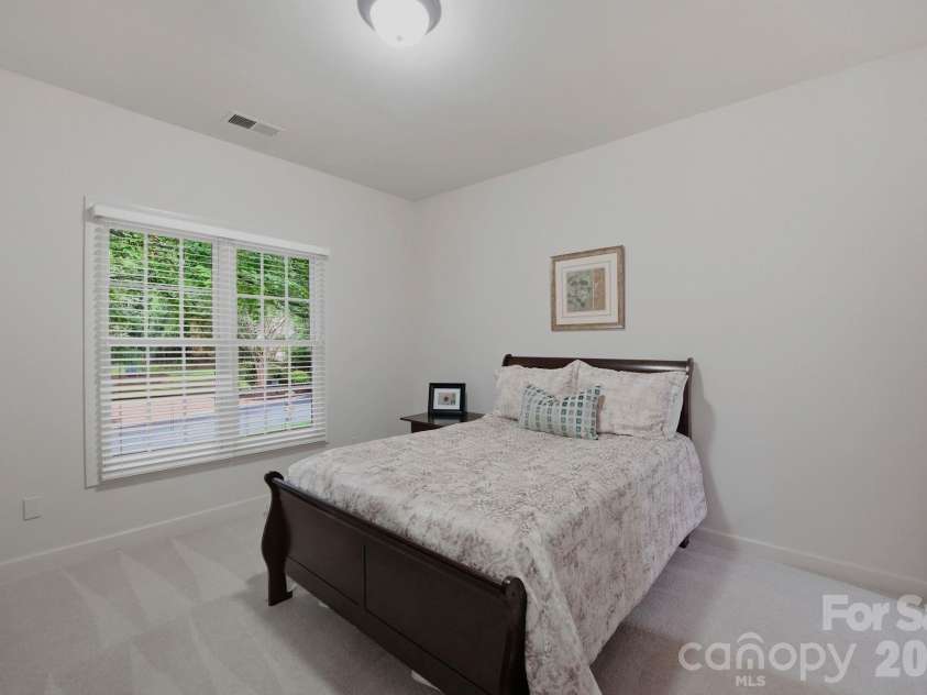 12529 Preservation Pointe Drive, Charlotte, NC 28216.  MLS# CAR4392241, YatesRealty ID 38471. 