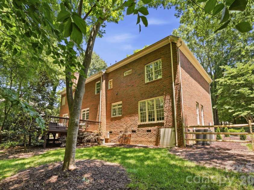 12529 Preservation Pointe Drive, Charlotte, NC 28216.  MLS# CAR4392241, YatesRealty ID 38471. 