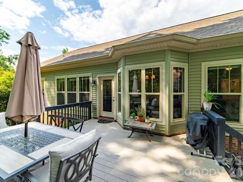 6927 Cinder Run, Waxhaw, NC 28173.  MLS# CAR4404498, YatesRealty ID 38473. 
