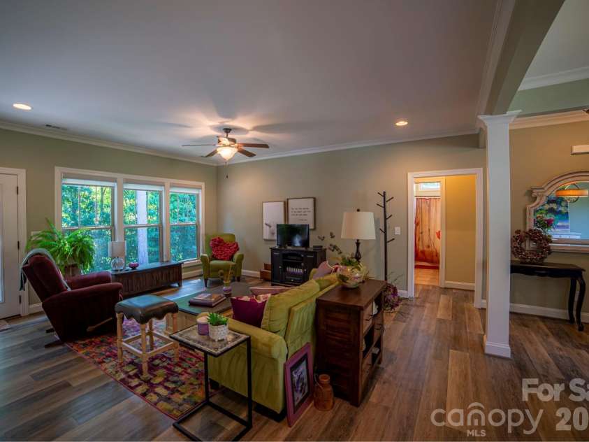 6927 Cinder Run, Waxhaw, NC 28173.  MLS# CAR4404498, YatesRealty ID 38473. 