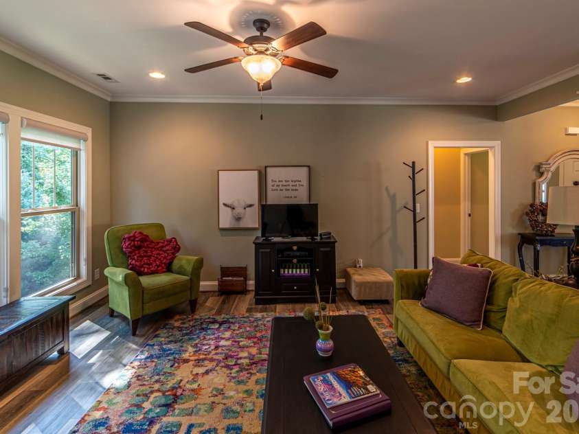 6927 Cinder Run, Waxhaw, NC 28173.  MLS# CAR4404498, YatesRealty ID 38473. 