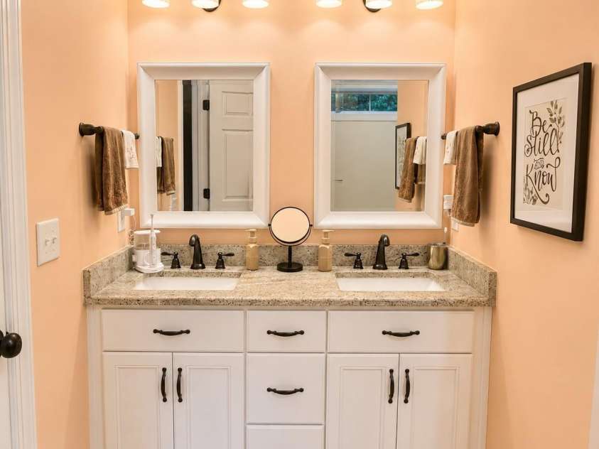6927 Cinder Run, Waxhaw, NC 28173.  MLS# CAR4404498, YatesRealty ID 38473. Dual Vanities