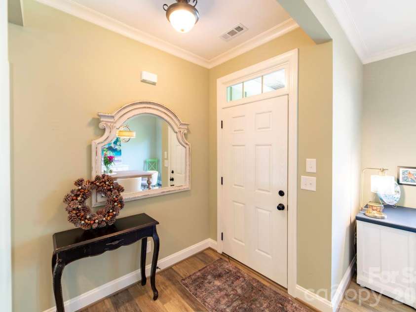 6927 Cinder Run, Waxhaw, NC 28173.  MLS# CAR4404498, YatesRealty ID 38473. Entry