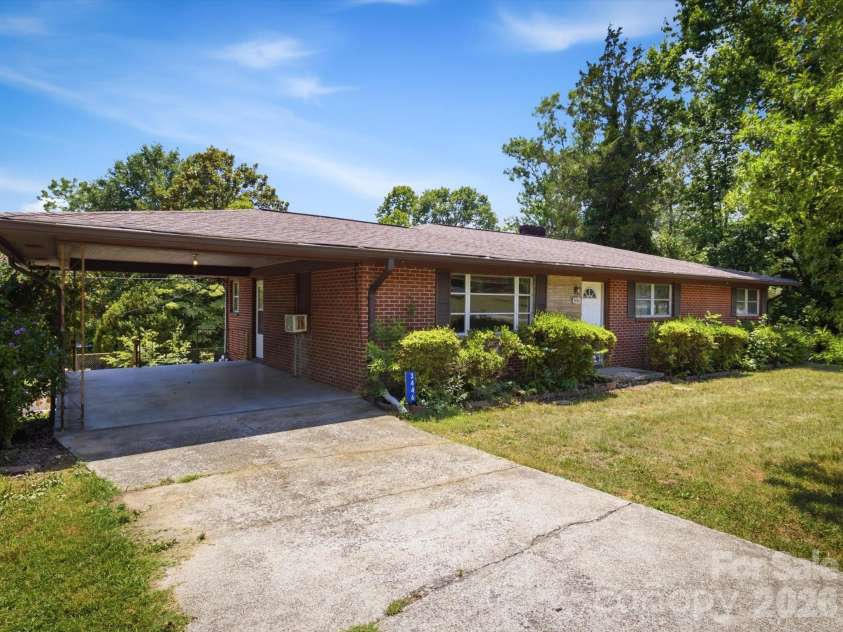 3446 Brandon Road, Morganton, NC 28655.  MLS# CAR4399120, YatesRealty ID 38474. 