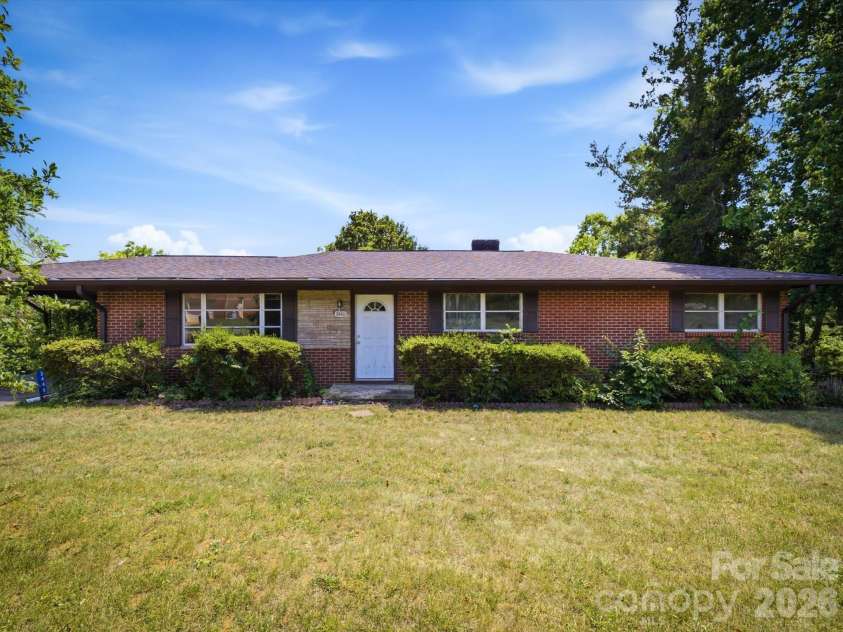 3446 Brandon Road, Morganton, NC 28655.  MLS# CAR4399120, YatesRealty ID 38474. 