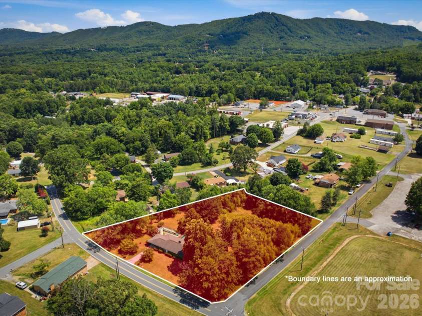 3446 Brandon Road, Morganton, NC 28655.  MLS# CAR4399120, YatesRealty ID 38474. 