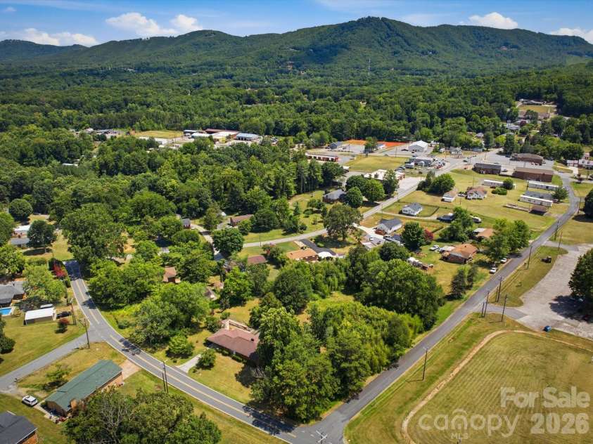 3446 Brandon Road, Morganton, NC 28655.  MLS# CAR4399120, YatesRealty ID 38474. 