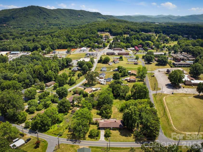3446 Brandon Road, Morganton, NC 28655.  MLS# CAR4399120, YatesRealty ID 38474. 