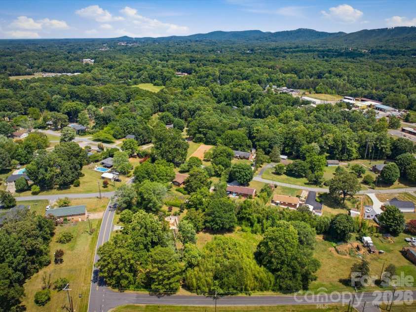 3446 Brandon Road, Morganton, NC 28655.  MLS# CAR4399120, YatesRealty ID 38474. 