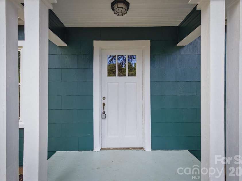 1909 2nd Avenue, Hickory, NC 28602.  MLS# CAR4403409, YatesRealty ID 38476. 