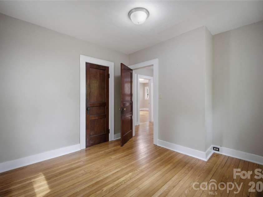 1909 2nd Avenue, Hickory, NC 28602.  MLS# CAR4403409, YatesRealty ID 38476. 