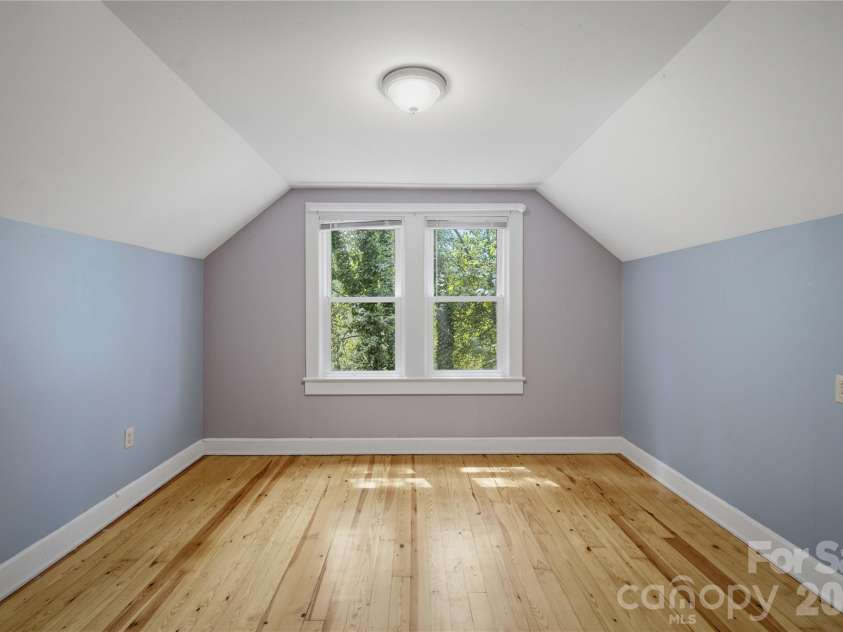 1909 2nd Avenue, Hickory, NC 28602.  MLS# CAR4403409, YatesRealty ID 38476. 
