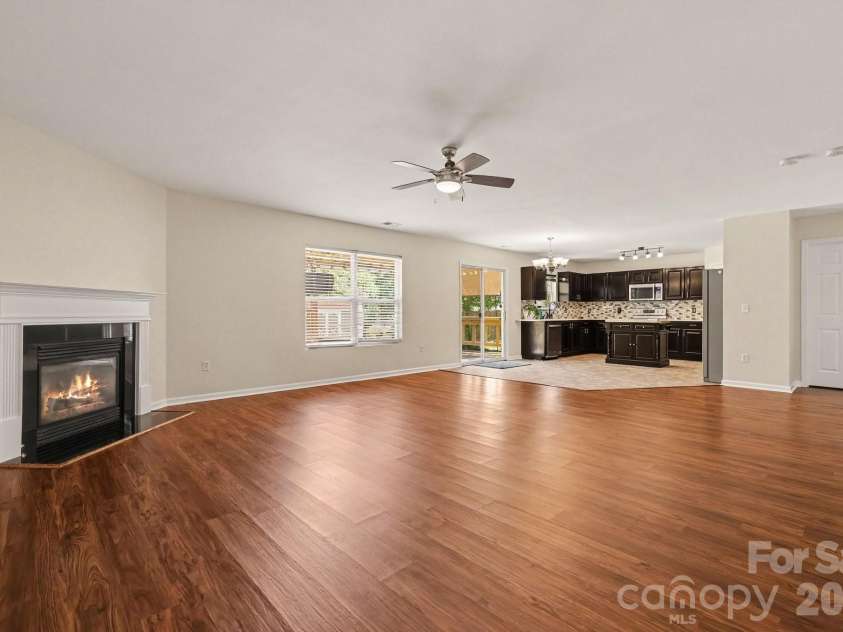 10912 Thousand Oaks Drive, Huntersville, NC 28078.  MLS# CAR4398891, YatesRealty ID 38477. 