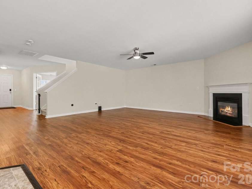 10912 Thousand Oaks Drive, Huntersville, NC 28078.  MLS# CAR4398891, YatesRealty ID 38477. 