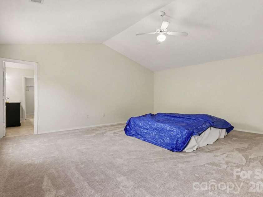 10912 Thousand Oaks Drive, Huntersville, NC 28078.  MLS# CAR4398891, YatesRealty ID 38477. 