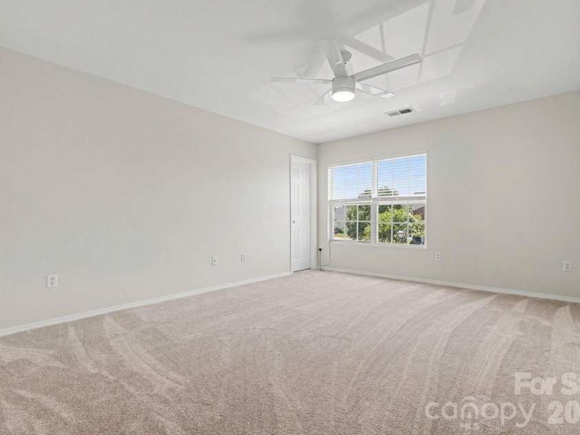 10912 Thousand Oaks Drive, Huntersville, NC 28078.  MLS# CAR4398891, YatesRealty ID 38477. 