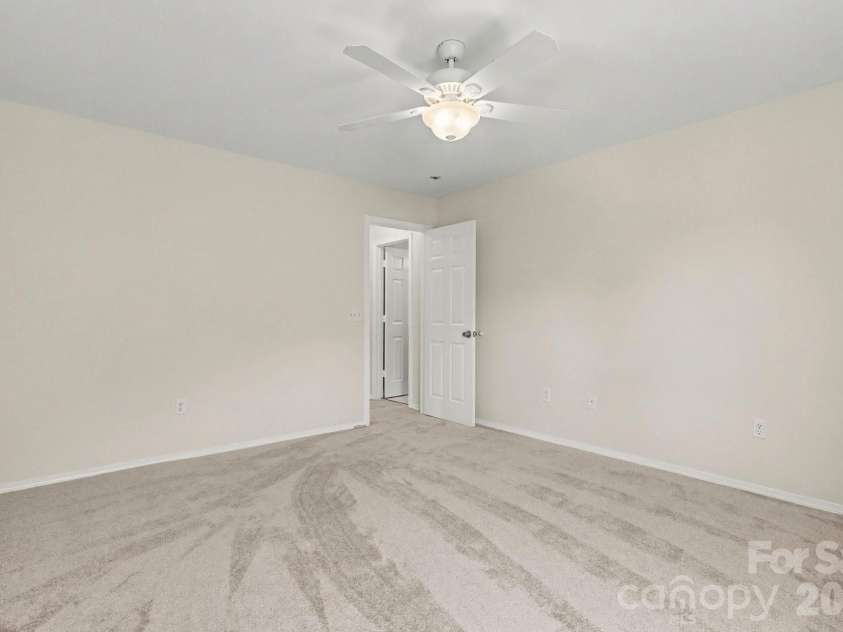 10912 Thousand Oaks Drive, Huntersville, NC 28078.  MLS# CAR4398891, YatesRealty ID 38477. 