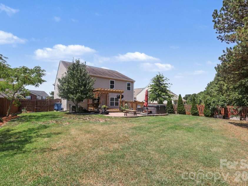 10912 Thousand Oaks Drive, Huntersville, NC 28078.  MLS# CAR4398891, YatesRealty ID 38477. 