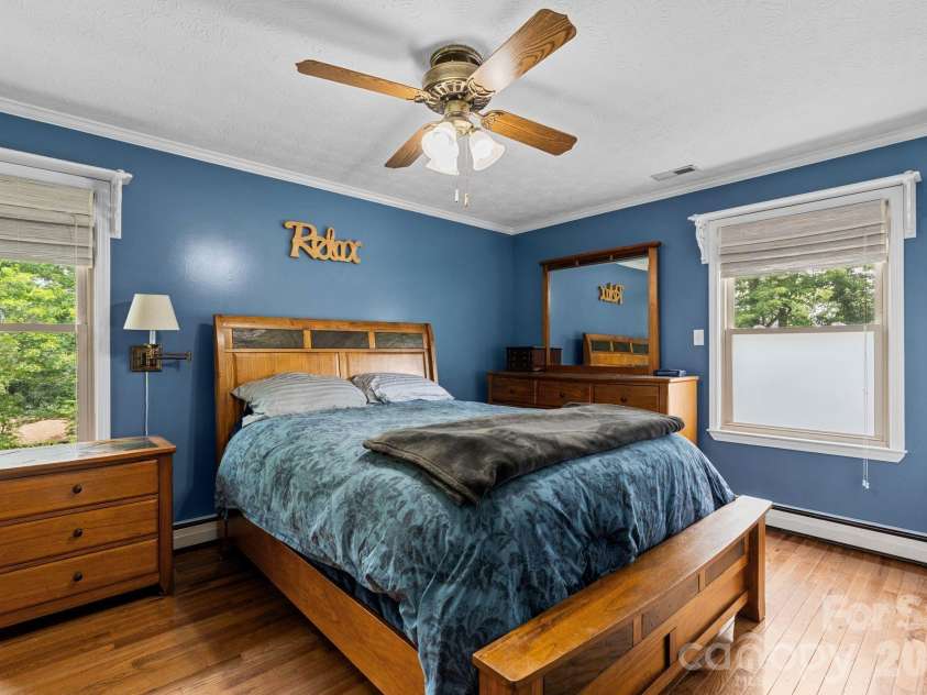 33 Coffey Circle, Asheville, NC 28806.  MLS# CAR4396204, YatesRealty ID 38478. 