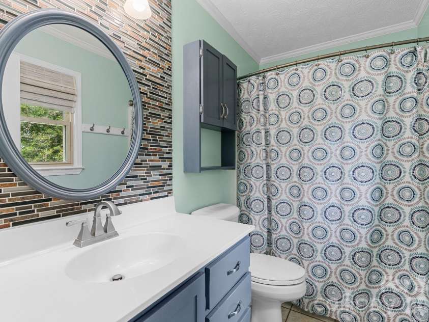 33 Coffey Circle, Asheville, NC 28806.  MLS# CAR4396204, YatesRealty ID 38478. 