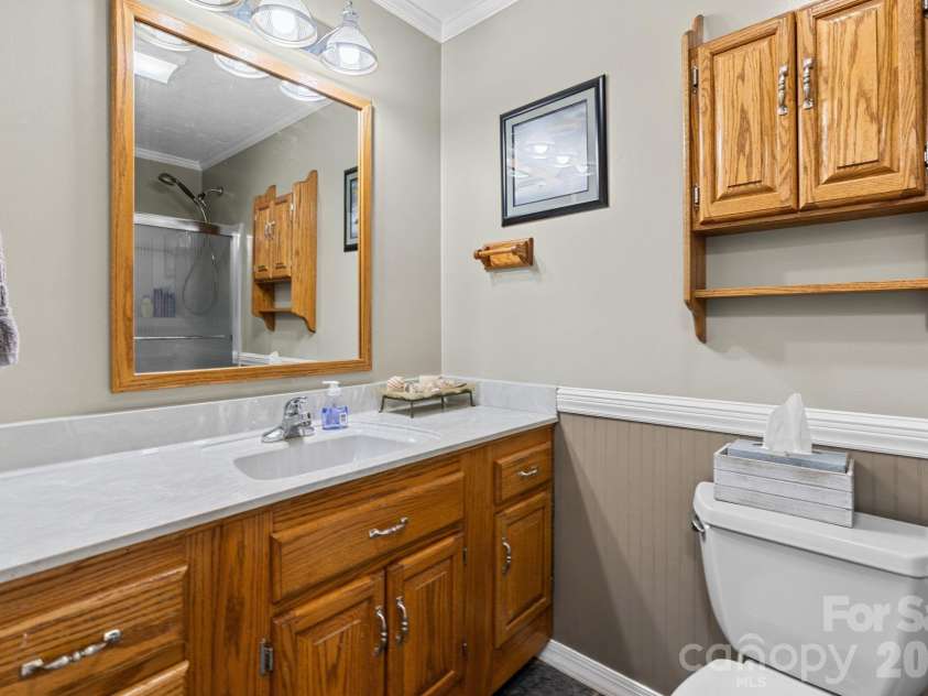 33 Coffey Circle, Asheville, NC 28806.  MLS# CAR4396204, YatesRealty ID 38478. 