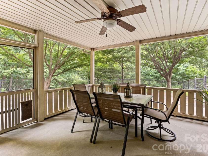 33 Coffey Circle, Asheville, NC 28806.  MLS# CAR4396204, YatesRealty ID 38478. 