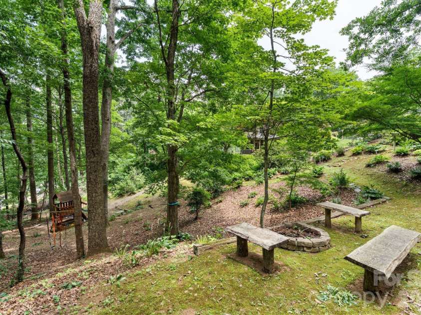 33 Coffey Circle, Asheville, NC 28806.  MLS# CAR4396204, YatesRealty ID 38478. 