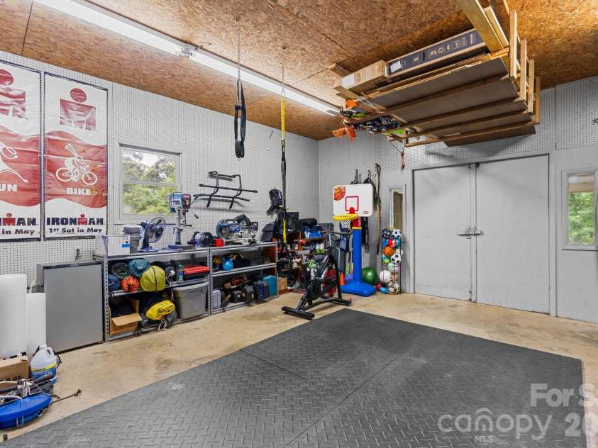 33 Coffey Circle, Asheville, NC 28806.  MLS# CAR4396204, YatesRealty ID 38478. 