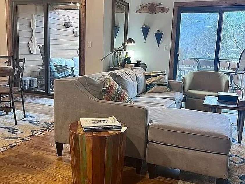 109 Emerald Ridge Road, Sapphire, NC 28774.  MLS# CAR4344212, YatesRealty ID 3848. 