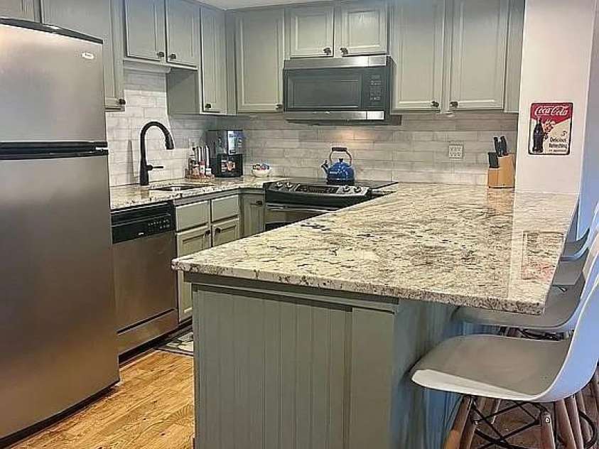 109 Emerald Ridge Road, Sapphire, NC 28774.  MLS# CAR4344212, YatesRealty ID 3848. 