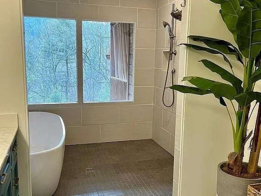 109 Emerald Ridge Road, Sapphire, NC 28774.  MLS# CAR4344212, YatesRealty ID 3848. 