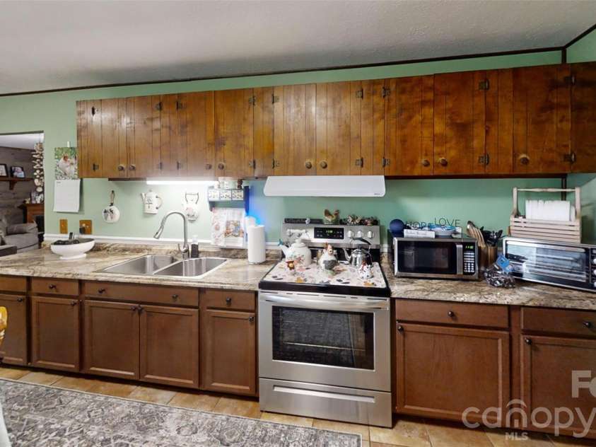 81 Pine Mount Road, Weaverville, NC 28787.  MLS# CAR4402947, YatesRealty ID 38480. 