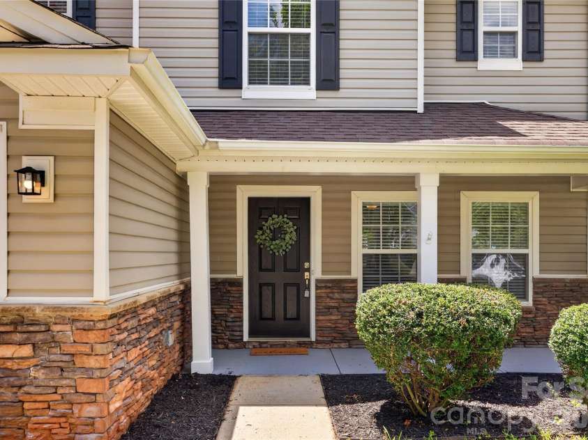 8932 Oransay Way, Charlotte, NC 28278.  MLS# CAR4405293, YatesRealty ID 38482. 