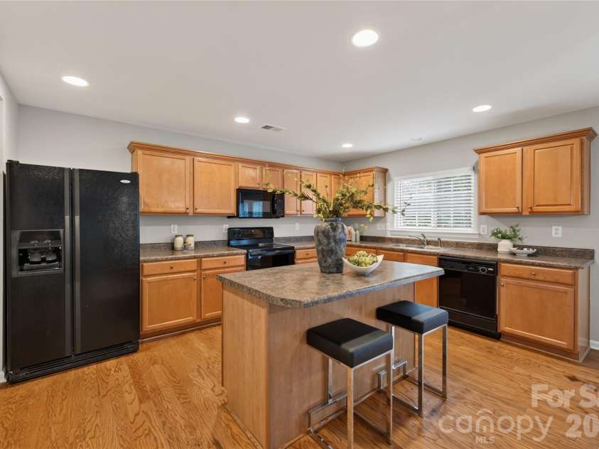 8932 Oransay Way, Charlotte, NC 28278.  MLS# CAR4405293, YatesRealty ID 38482. 