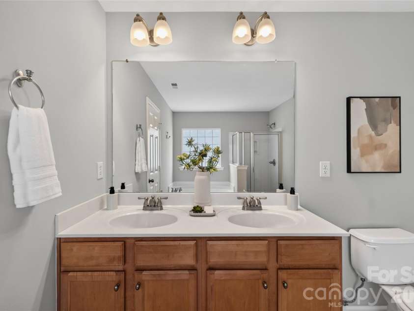 8932 Oransay Way, Charlotte, NC 28278.  MLS# CAR4405293, YatesRealty ID 38482. 