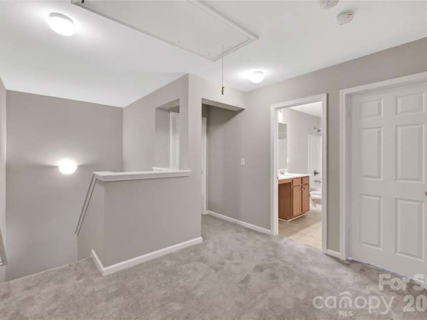 8932 Oransay Way, Charlotte, NC 28278.  MLS# CAR4405293, YatesRealty ID 38482. 
