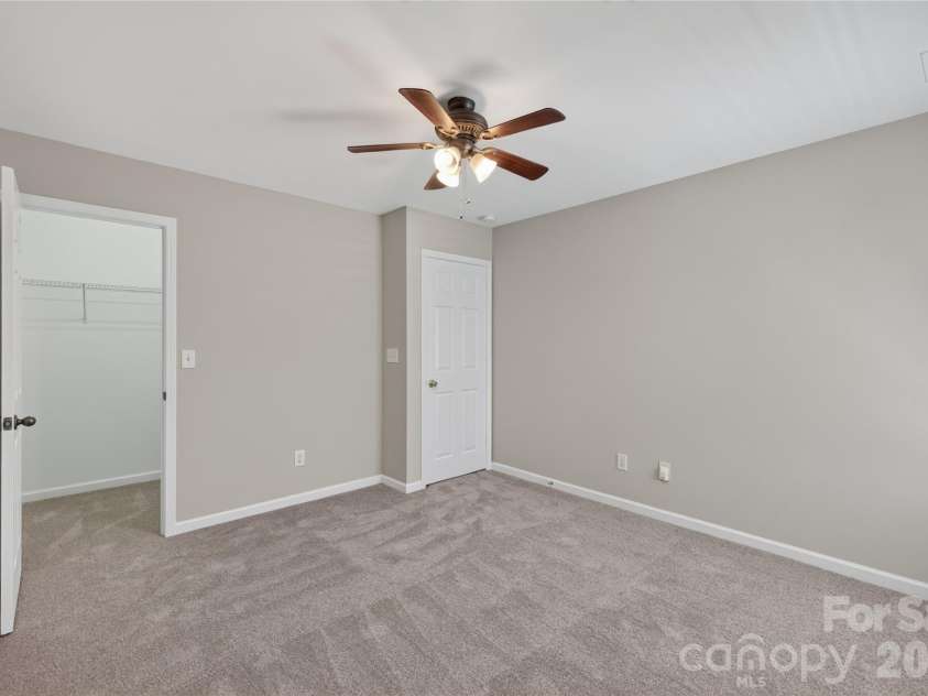 8932 Oransay Way, Charlotte, NC 28278.  MLS# CAR4405293, YatesRealty ID 38482. 