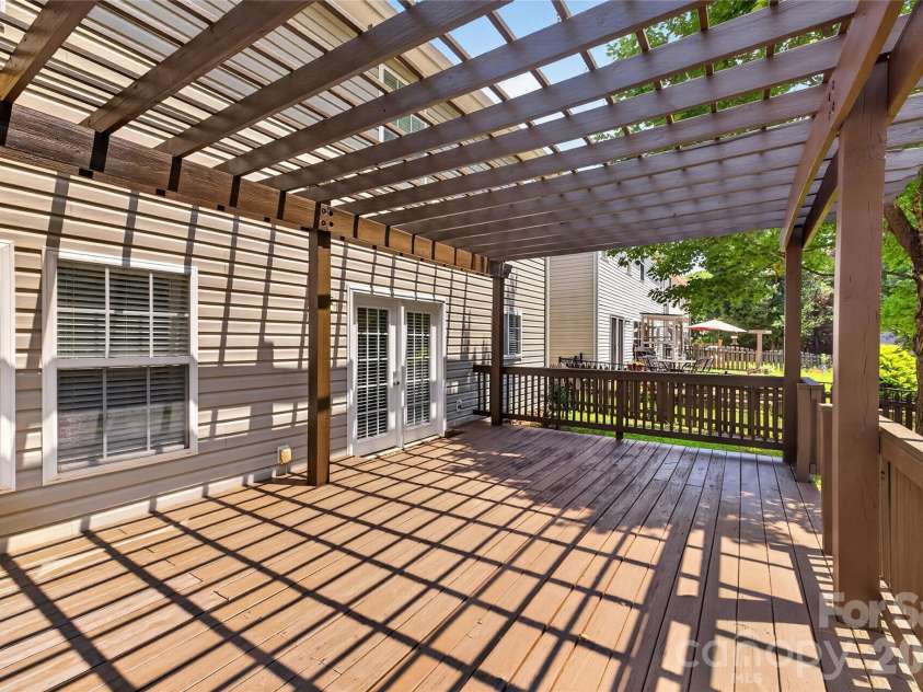 8932 Oransay Way, Charlotte, NC 28278.  MLS# CAR4405293, YatesRealty ID 38482. 