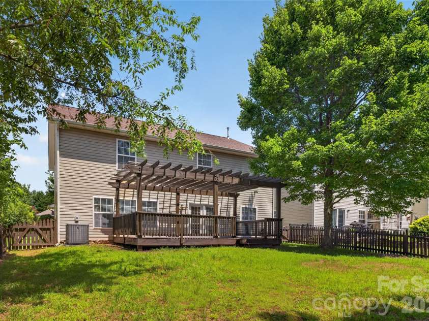 8932 Oransay Way, Charlotte, NC 28278.  MLS# CAR4405293, YatesRealty ID 38482. 
