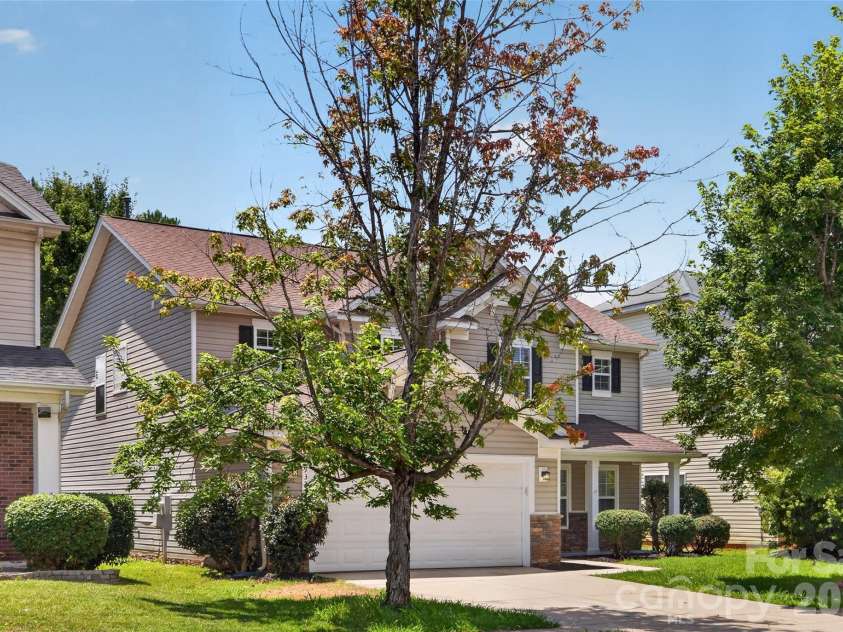 8932 Oransay Way, Charlotte, NC 28278.  MLS# CAR4407937, YatesRealty ID 38482. 