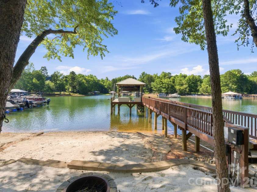 4685 Eagle Pointe Court, Denver, NC 28037.  MLS# CAR4332859, YatesRealty ID 38484. 76 feet of shoreline