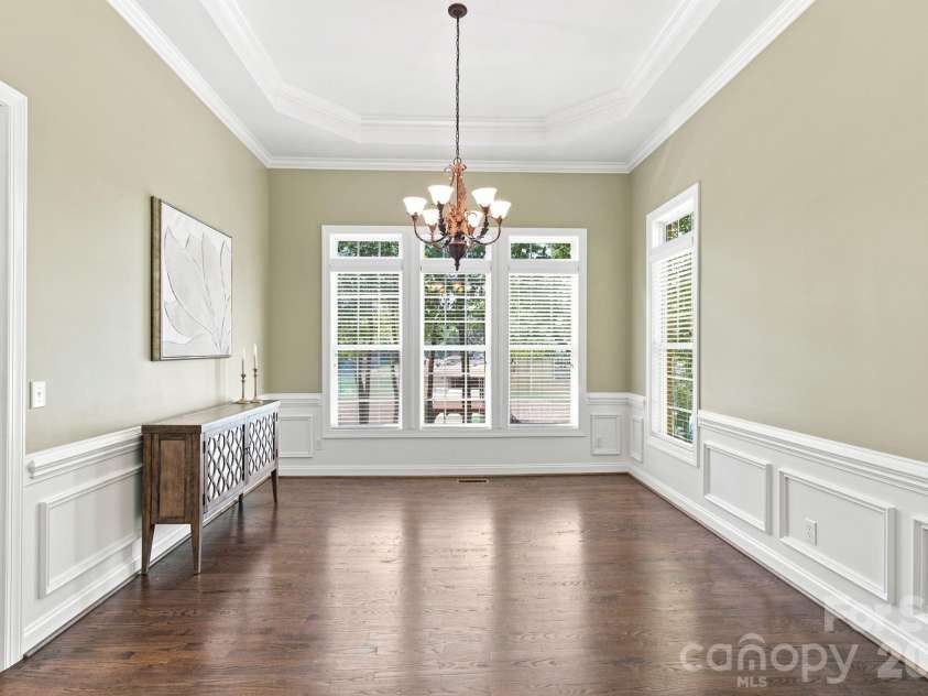4685 Eagle Pointe Court, Denver, NC 28037.  MLS# CAR4332859, YatesRealty ID 38484. Dining room with lake views!