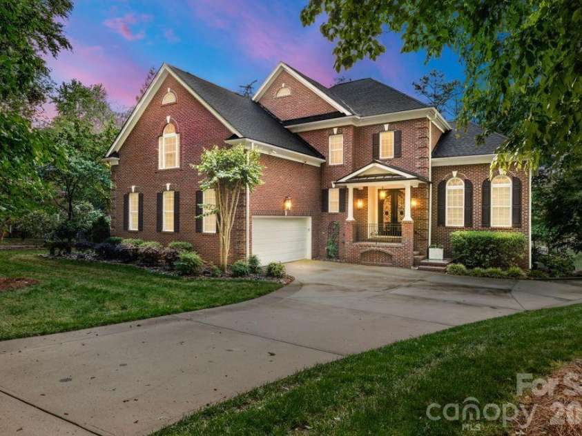4685 Eagle Pointe Court, Denver, NC 28037.  MLS# CAR4332859, YatesRealty ID 38484. Private cul-de-sac lot