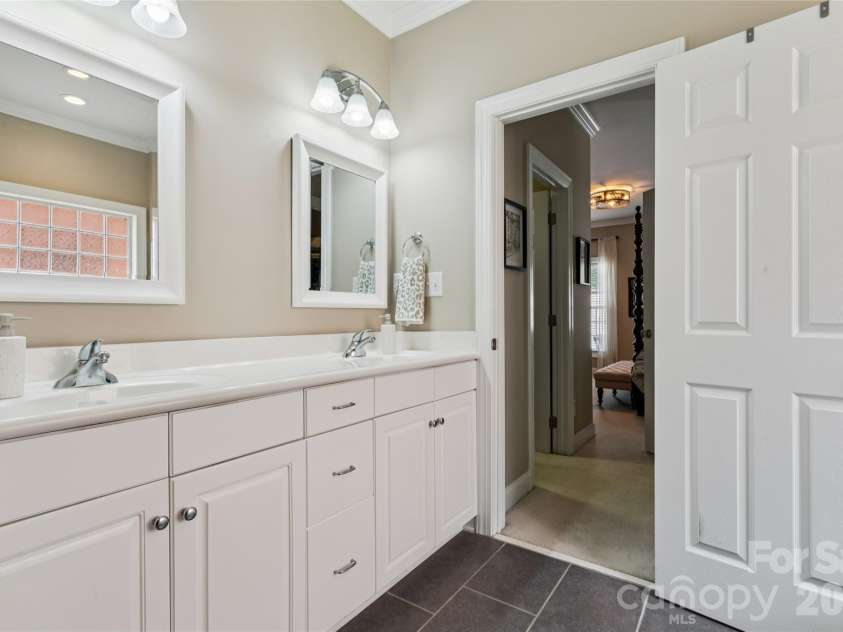 136 Turnberry Drive, Mocksville, NC 27028.  MLS# CAR4400795, YatesRealty ID 38486. 