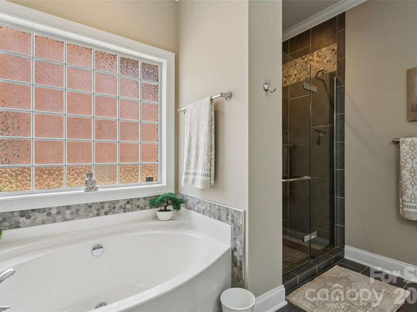 136 Turnberry Drive, Mocksville, NC 27028.  MLS# CAR4400795, YatesRealty ID 38486. 